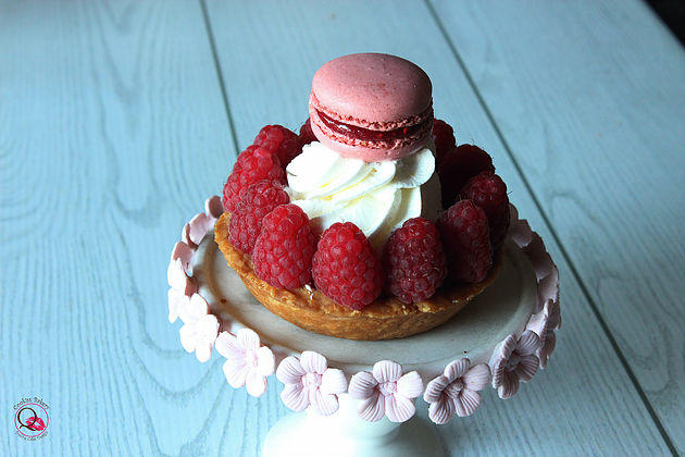 Crostatina ai lamponi con fragipane al pistacchio e chantilly al limone e miele