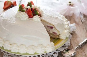 zuccotto with strawberries